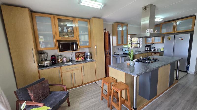 3 Bedroom Property for Sale in Fraaiuitsig Western Cape